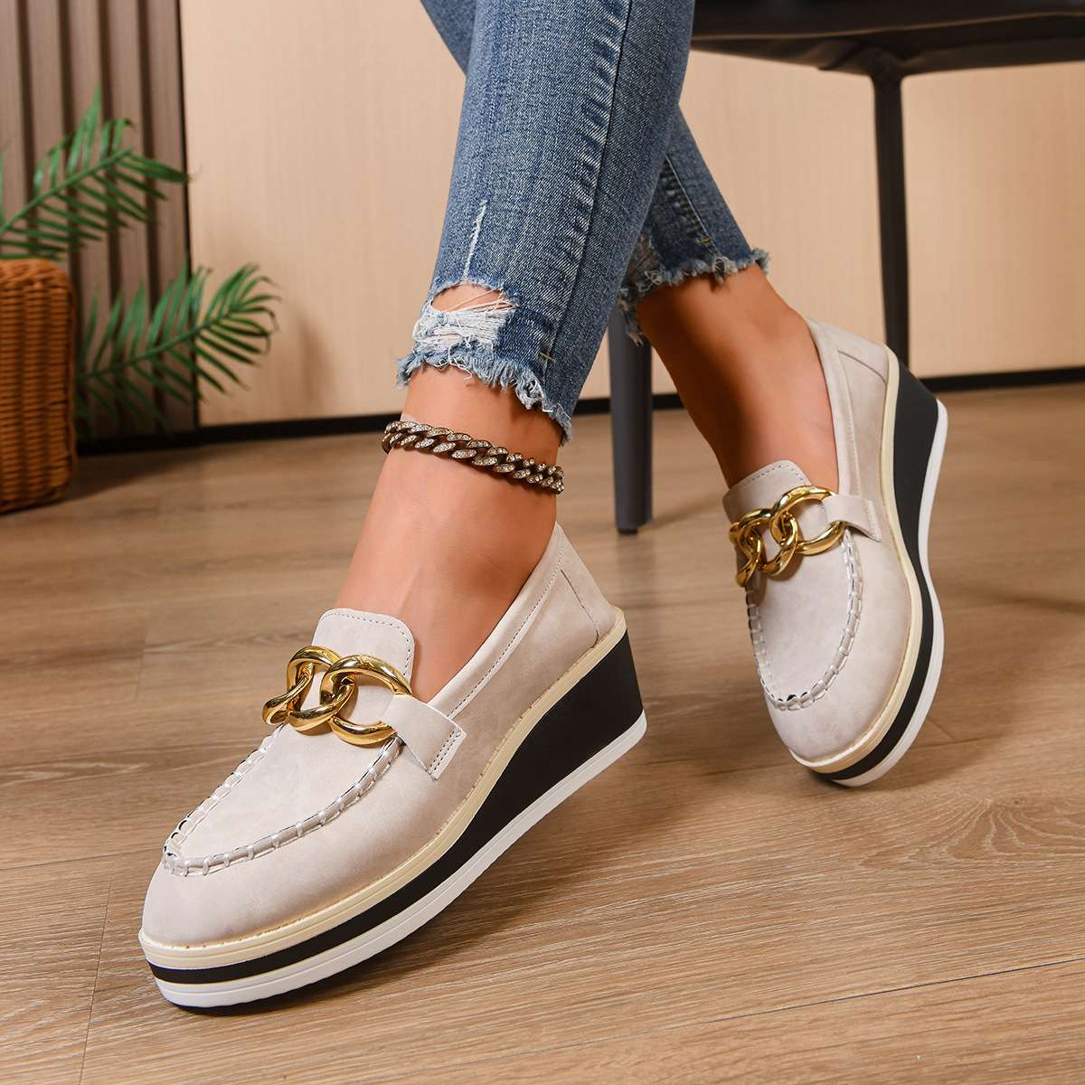 Women's Cushioned Slip-On Shoes Corvine