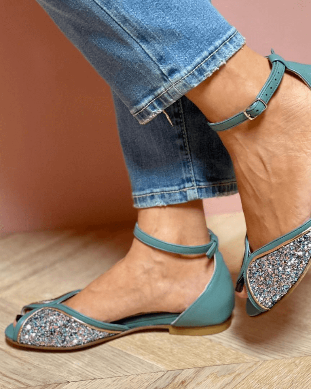 Women's Embellished Synthetic Flat Sandals Corvine