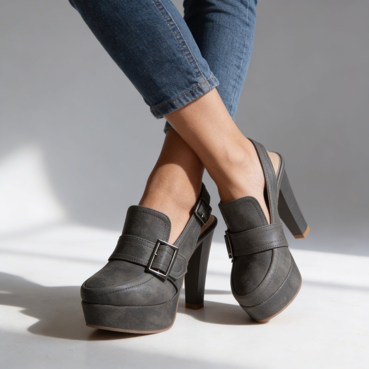 Women's Smooth Upper Black Slingback Heels Corvine