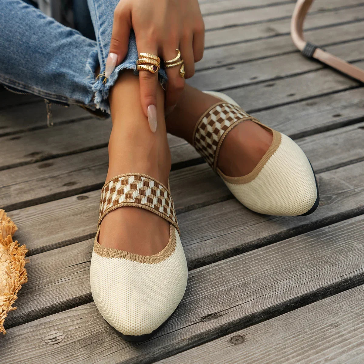 Women's Stretch-Knit Pointed Toe Black Flats Corvine