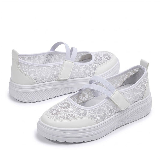 Women's Floral Lace Platform Mary Janes Corvine