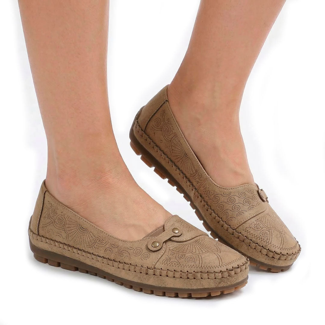 Women's Embossed Slip-On Flats Corvine