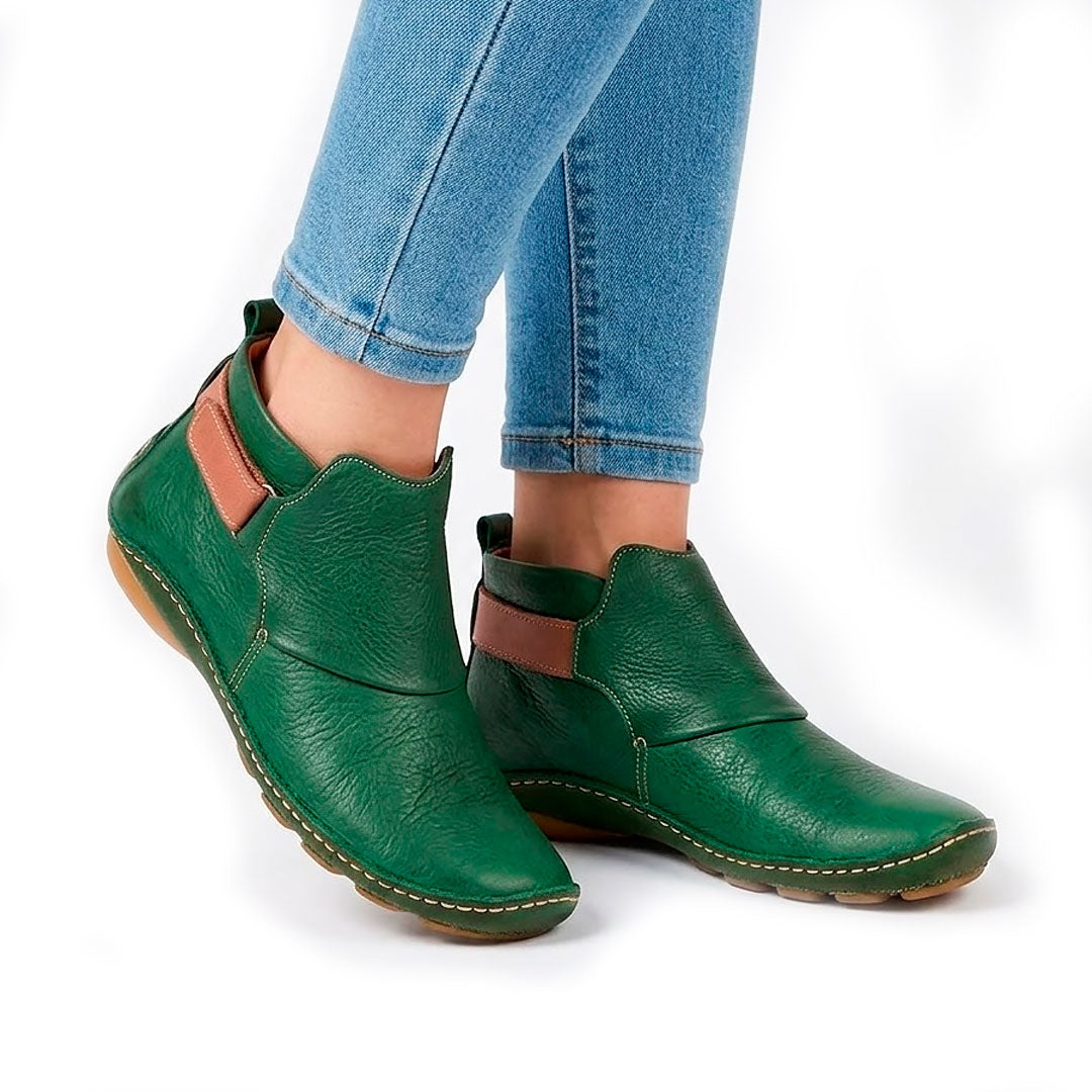 Women's Hand-Stitched Textured Ankle Boots Corvine