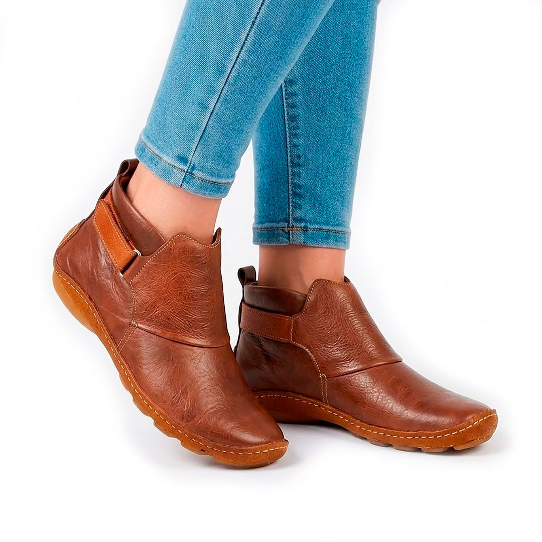 Women's Hand-Stitched Textured Ankle Boots Corvine