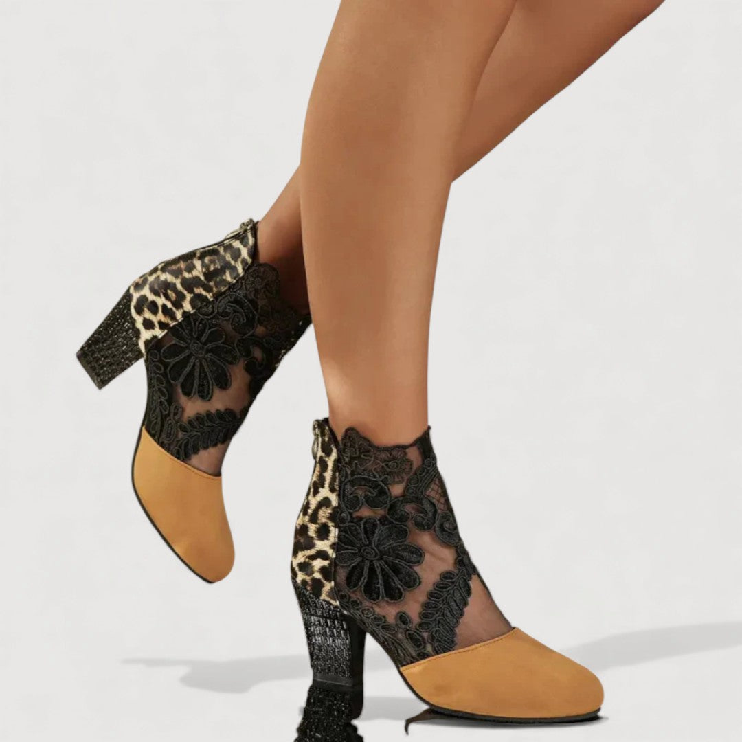 Women's Black Lace Detailed Block Heel Heels Corvine