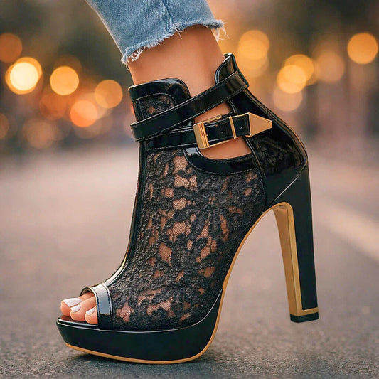 Women's Black Lace Pattern Heels Corvine