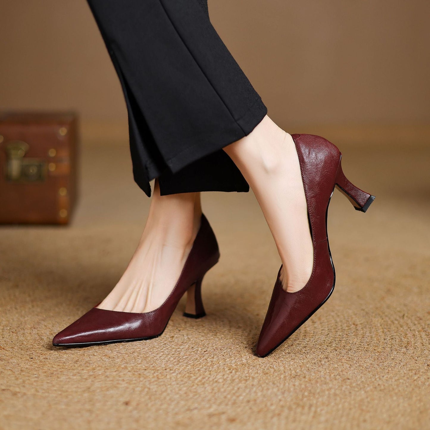 Women's Black Lambskin Pointed-Toe Pumps Corvine