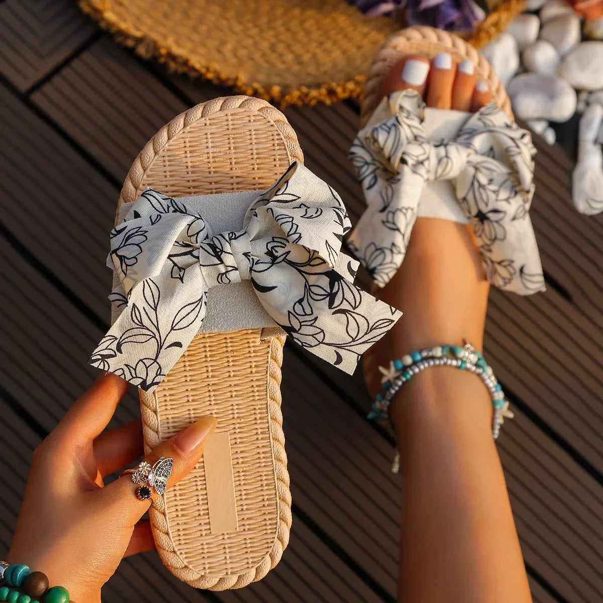 Women's Bow Detail Flat Sandals Corvine
