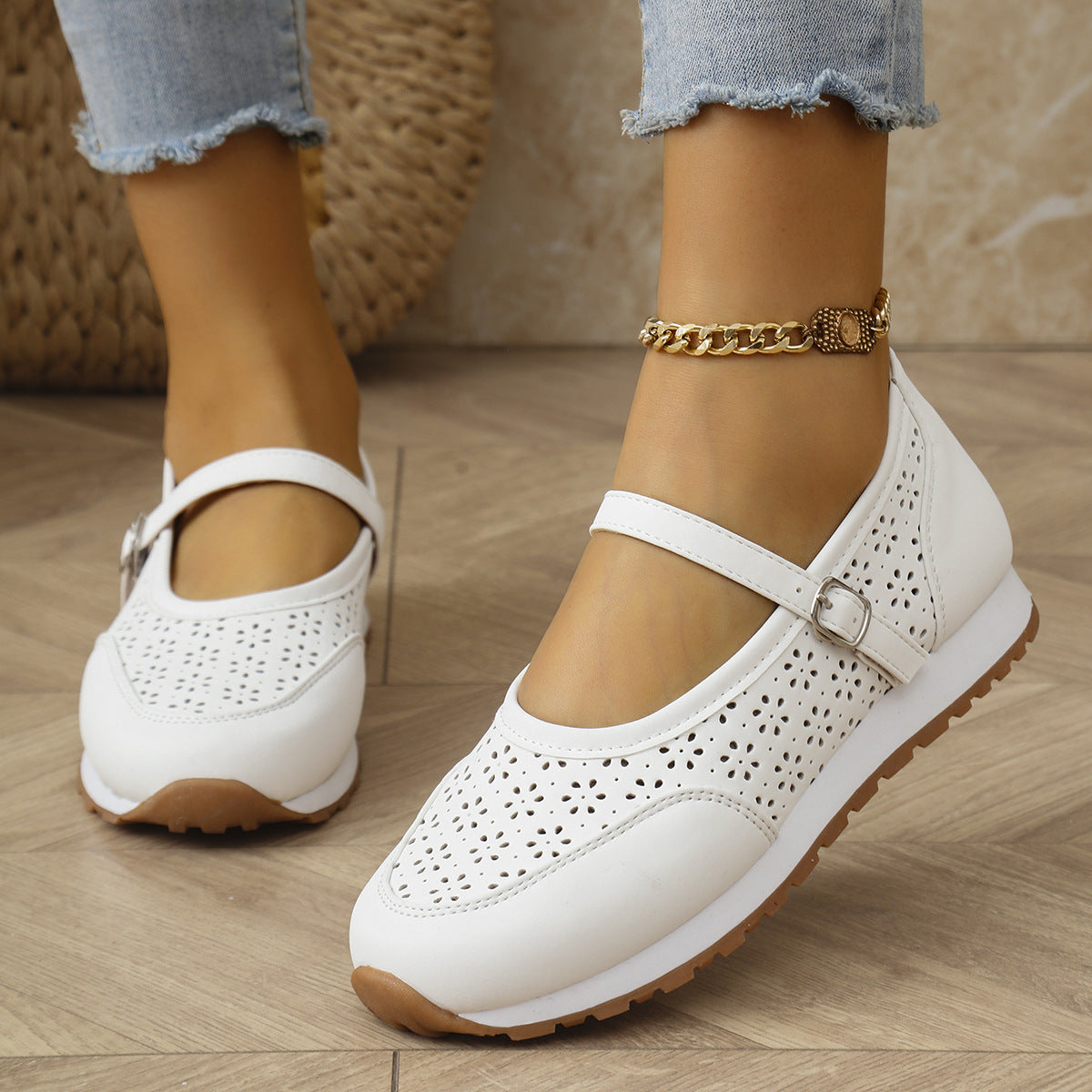 Women's Breathable Adjustable Strap Casual Shoes Corvine