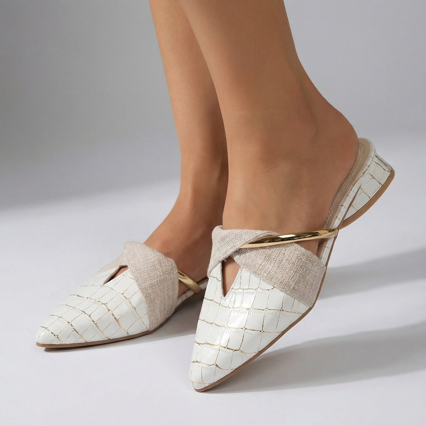 Women's Croc-Embossed Leather Sandals Corvine
