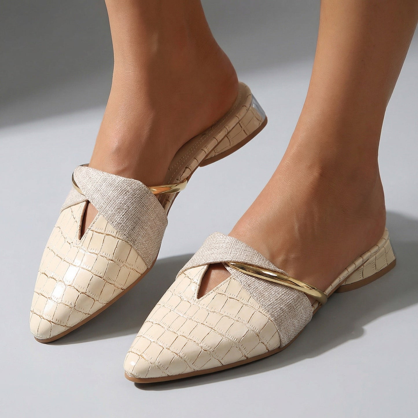 Women's Croc-Embossed Leather Sandals Corvine