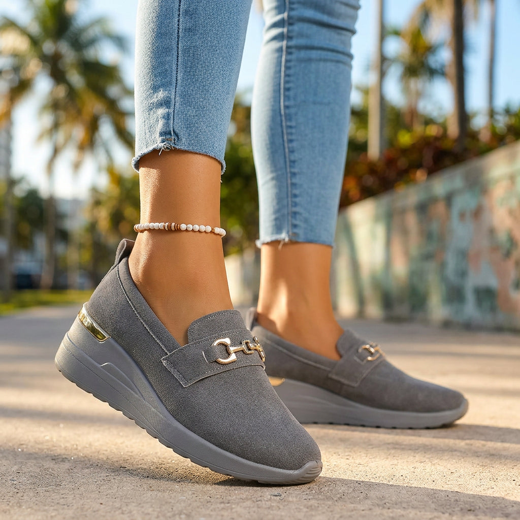 Women's Cushioned Leather Accent Loafers Corvine