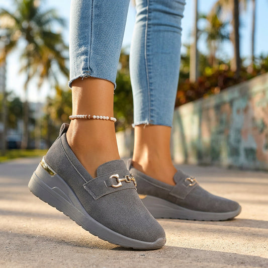 Women's Cushioned Leather Accent Loafers Corvine