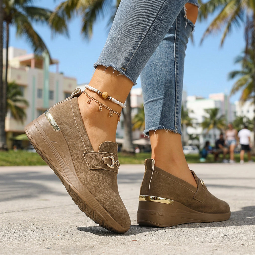 Women's Cushioned Leather Accent Loafers Corvine