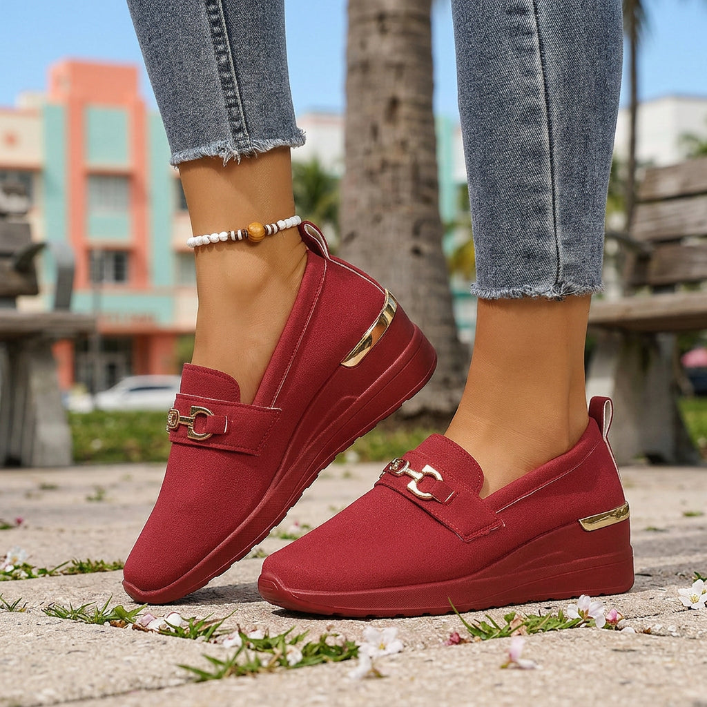 Women's Cushioned Leather Accent Loafers Corvine