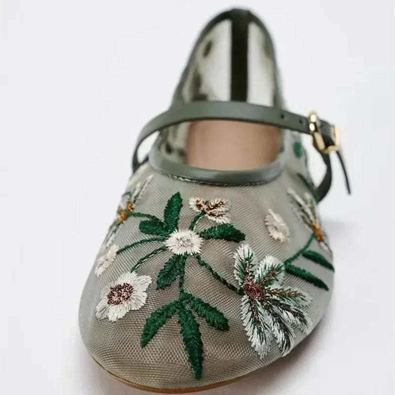 Women's Embroidered Mesh Flat Shoes Corvine