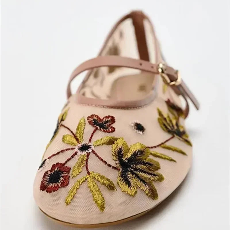 Women's Embroidered Mesh Flat Shoes Corvine