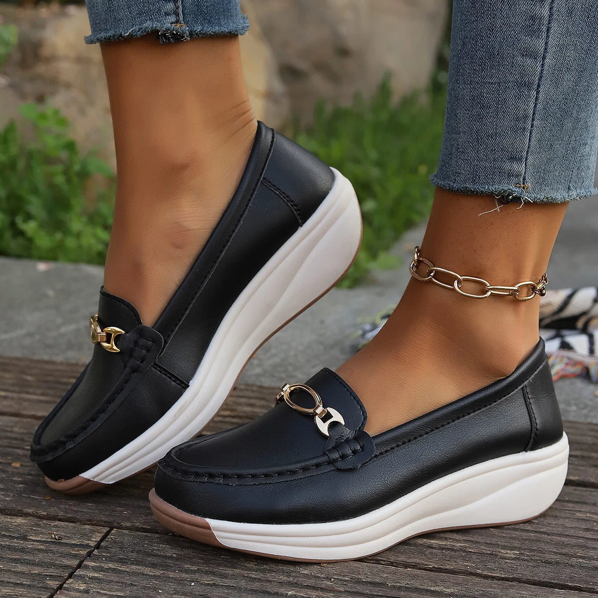 Women's Faux-Leather Platform Loafers Corvine