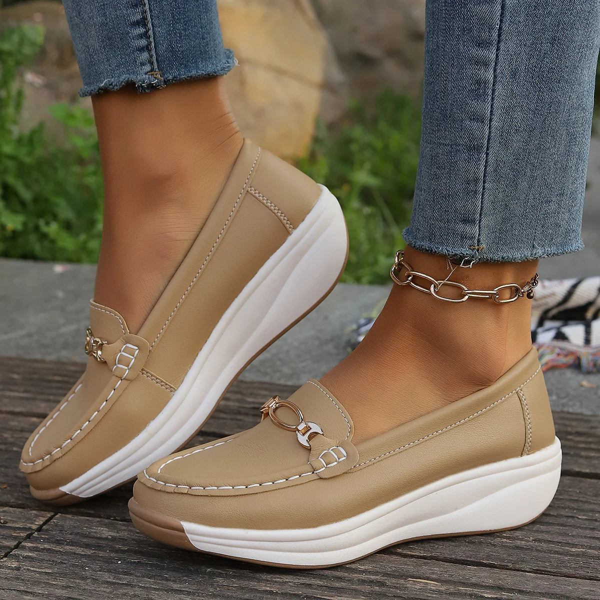 Women's Faux-Leather Platform Loafers Corvine