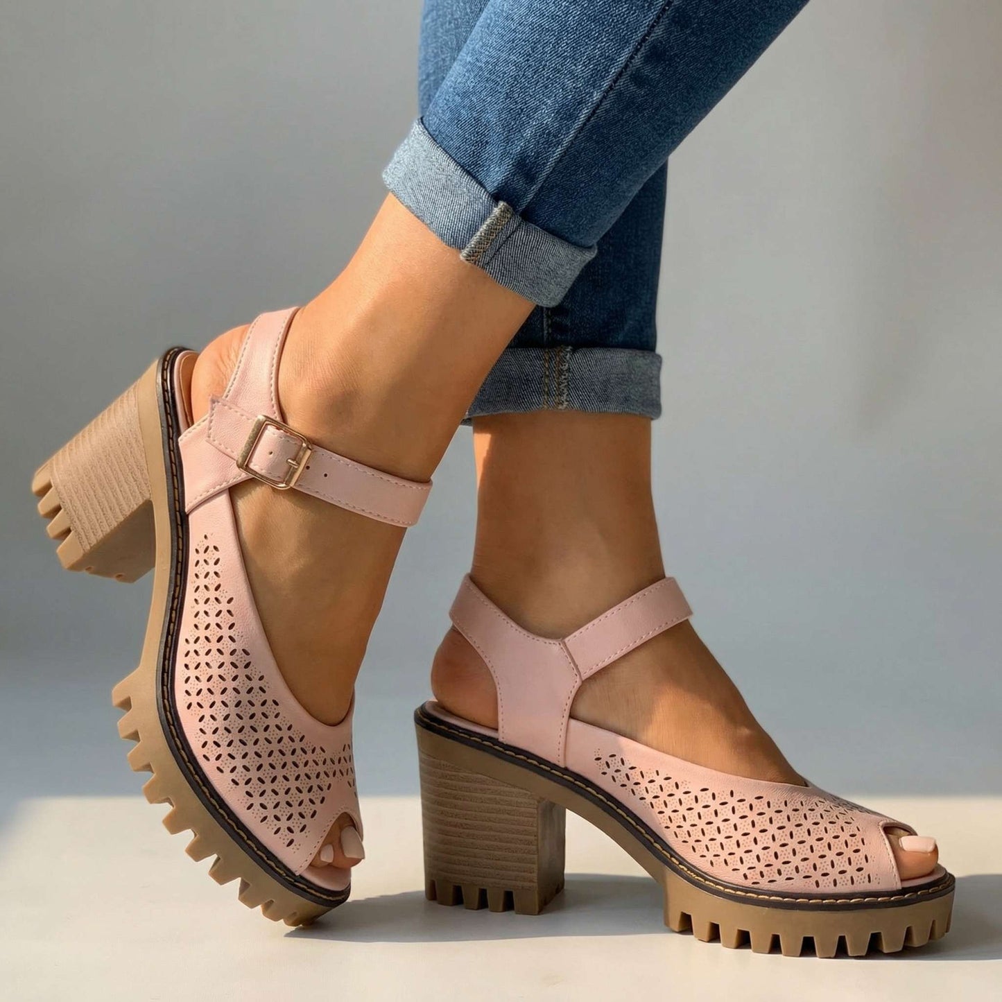 Women's Flower Cut Chunky Sandals Corvine