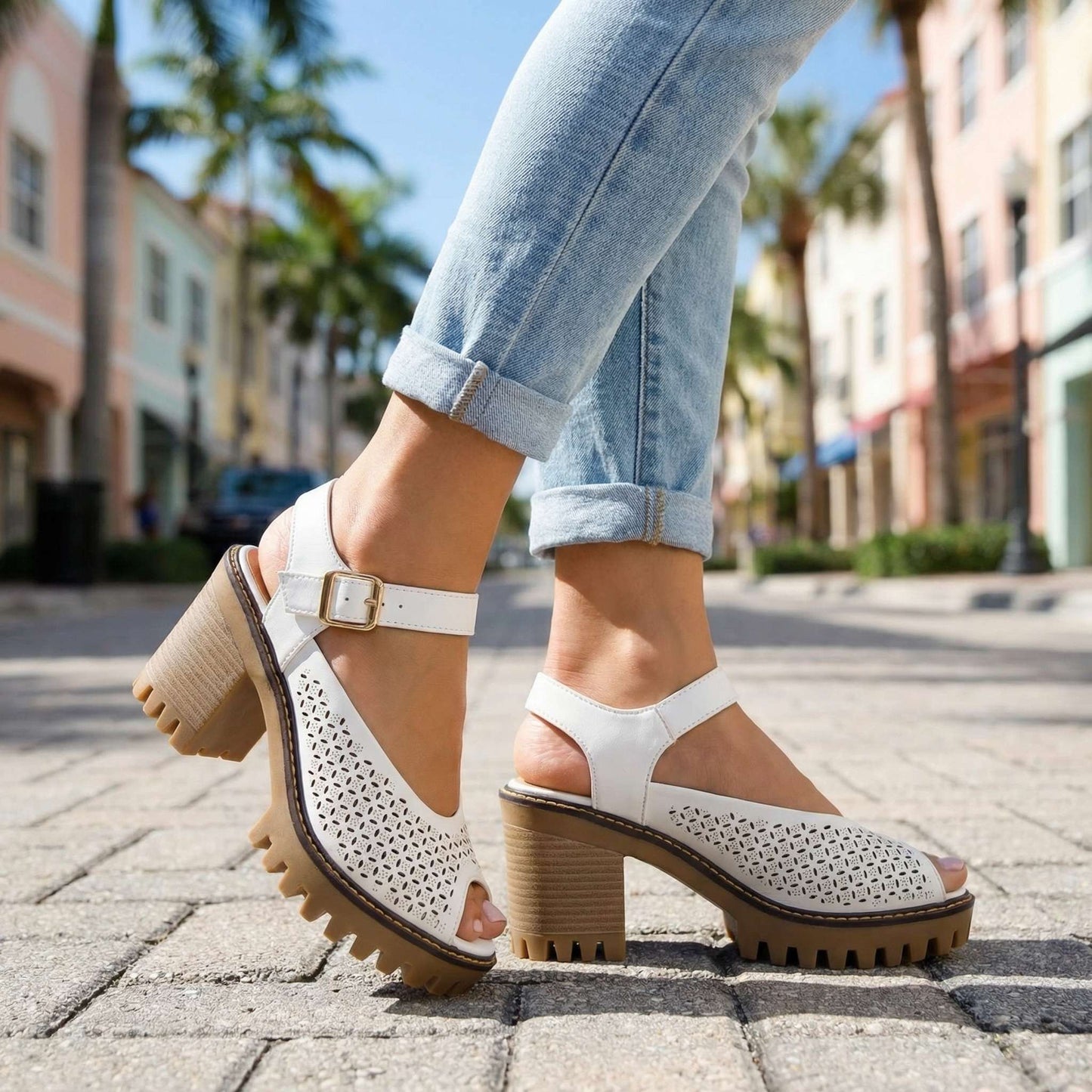 Women's Flower Cut Chunky Sandals Corvine