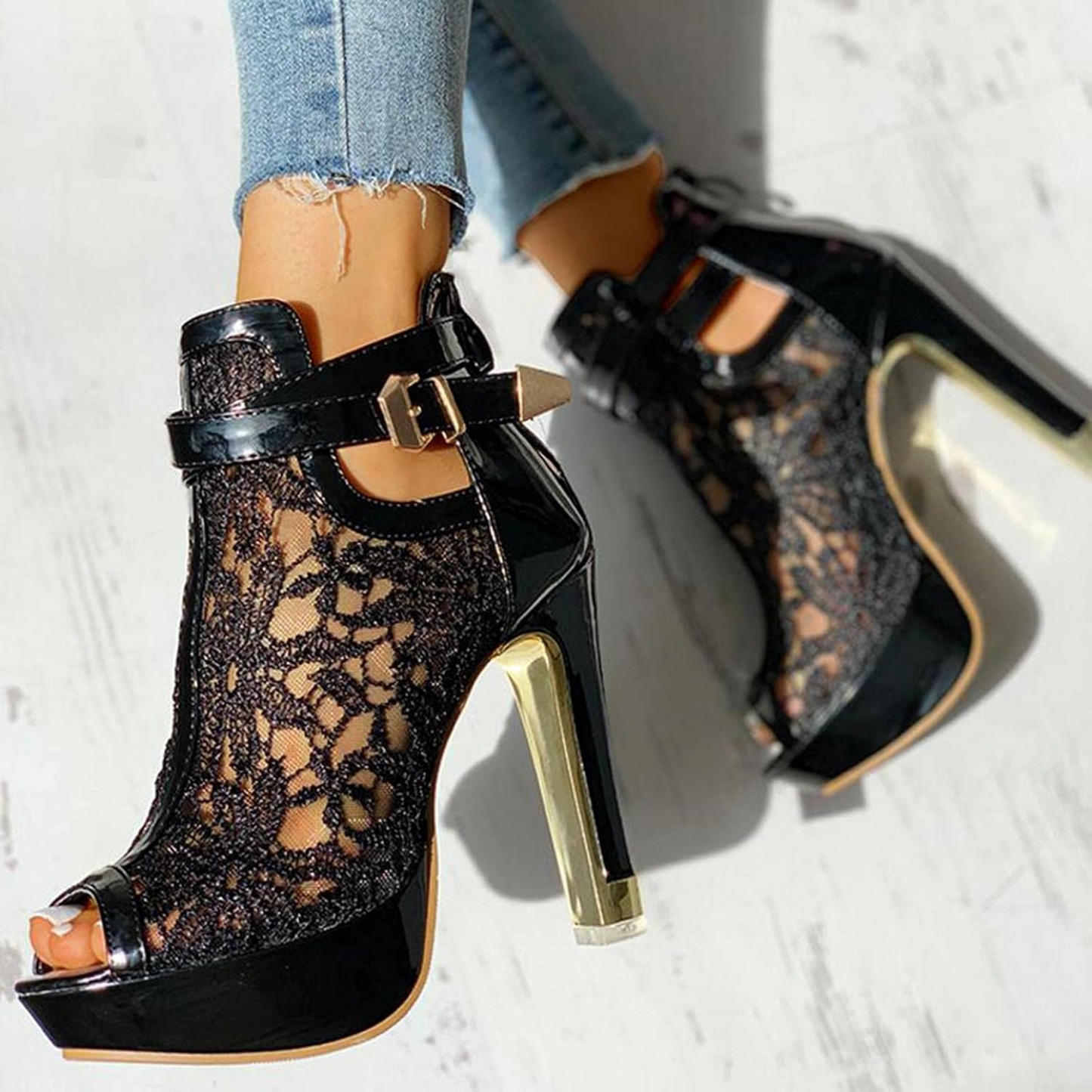 Women's Gold Floral Lace Open-Toe Heels Corvine