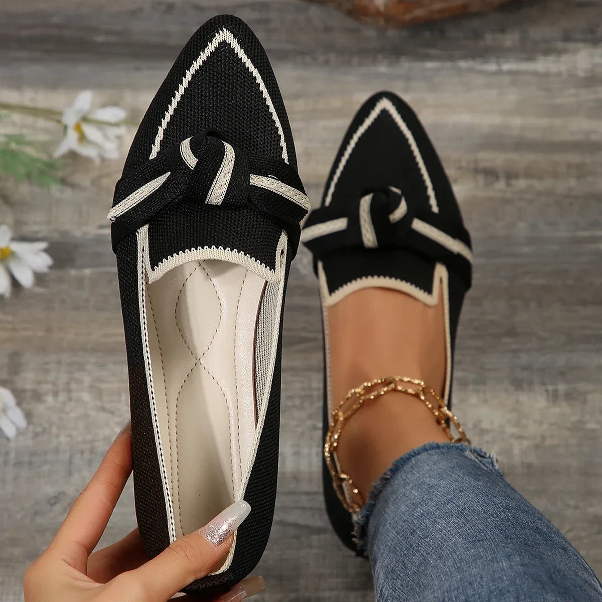 Women's Handcrafted Leather Black Flats for Women Corvine