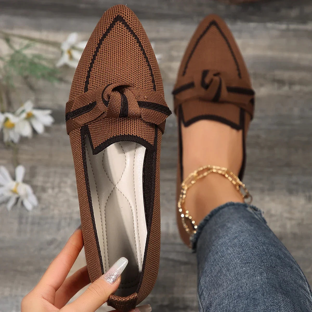 Women's Handcrafted Leather Black Flats for Women Corvine