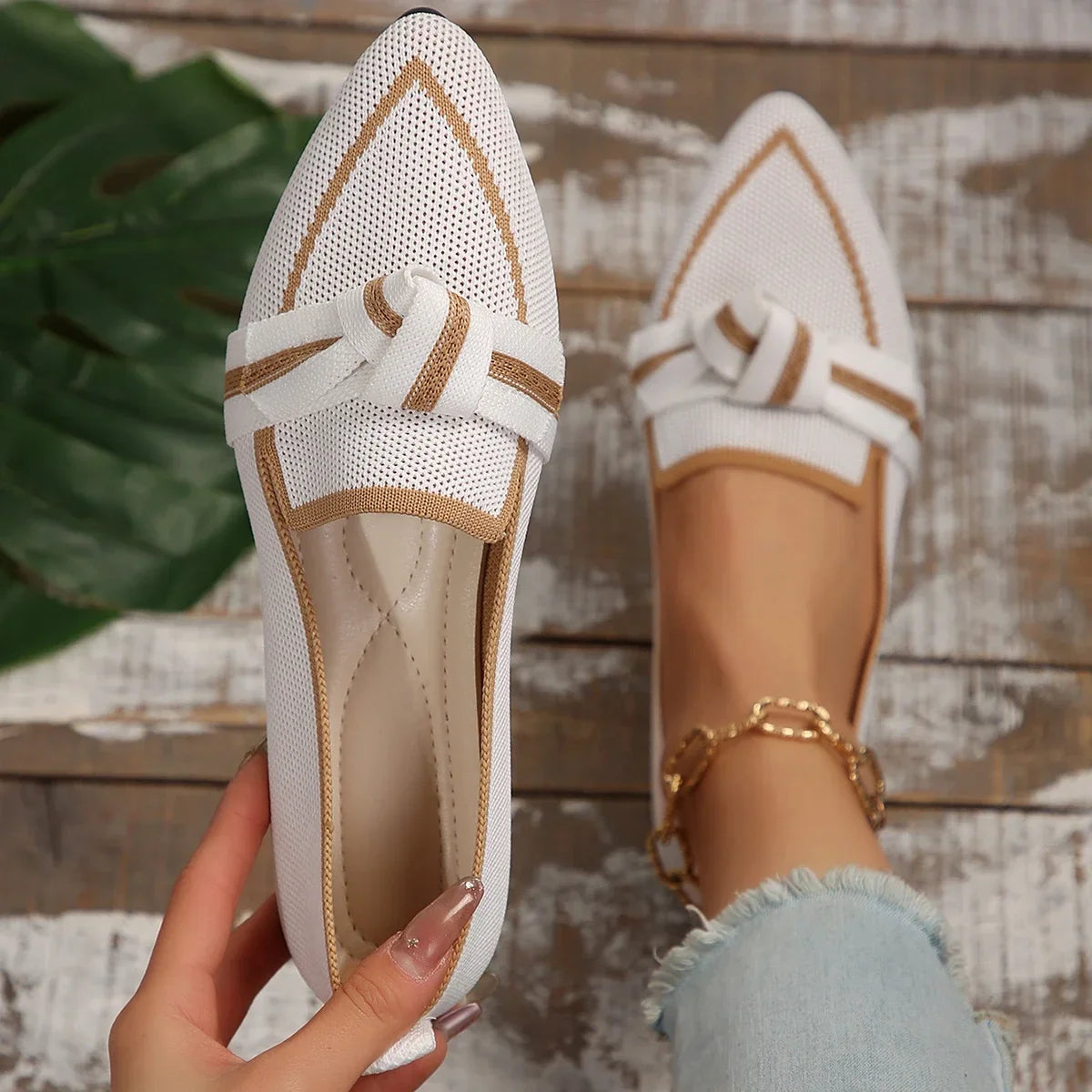 Women's Handcrafted Leather Black Flats for Women Corvine