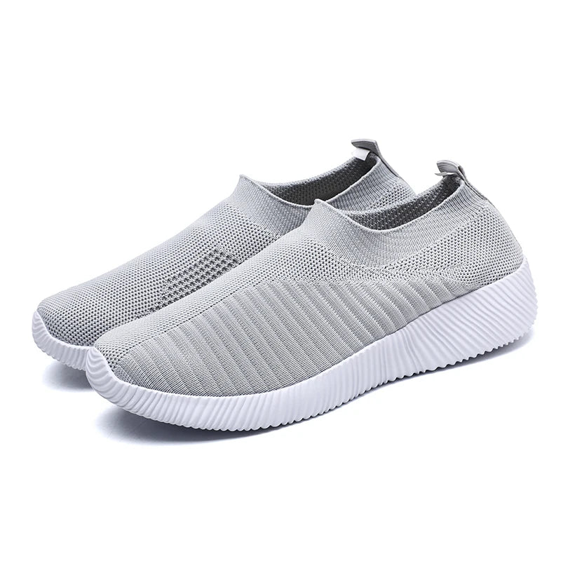 Women's High-Quality Slip-On Black Flats Corvine