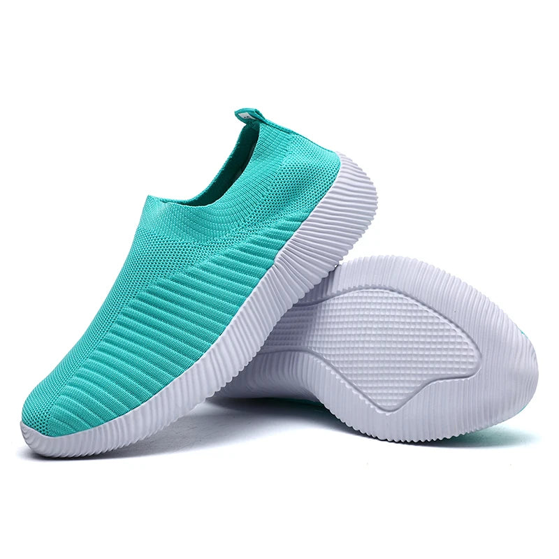Women's High-Quality Slip-On Black Flats Corvine