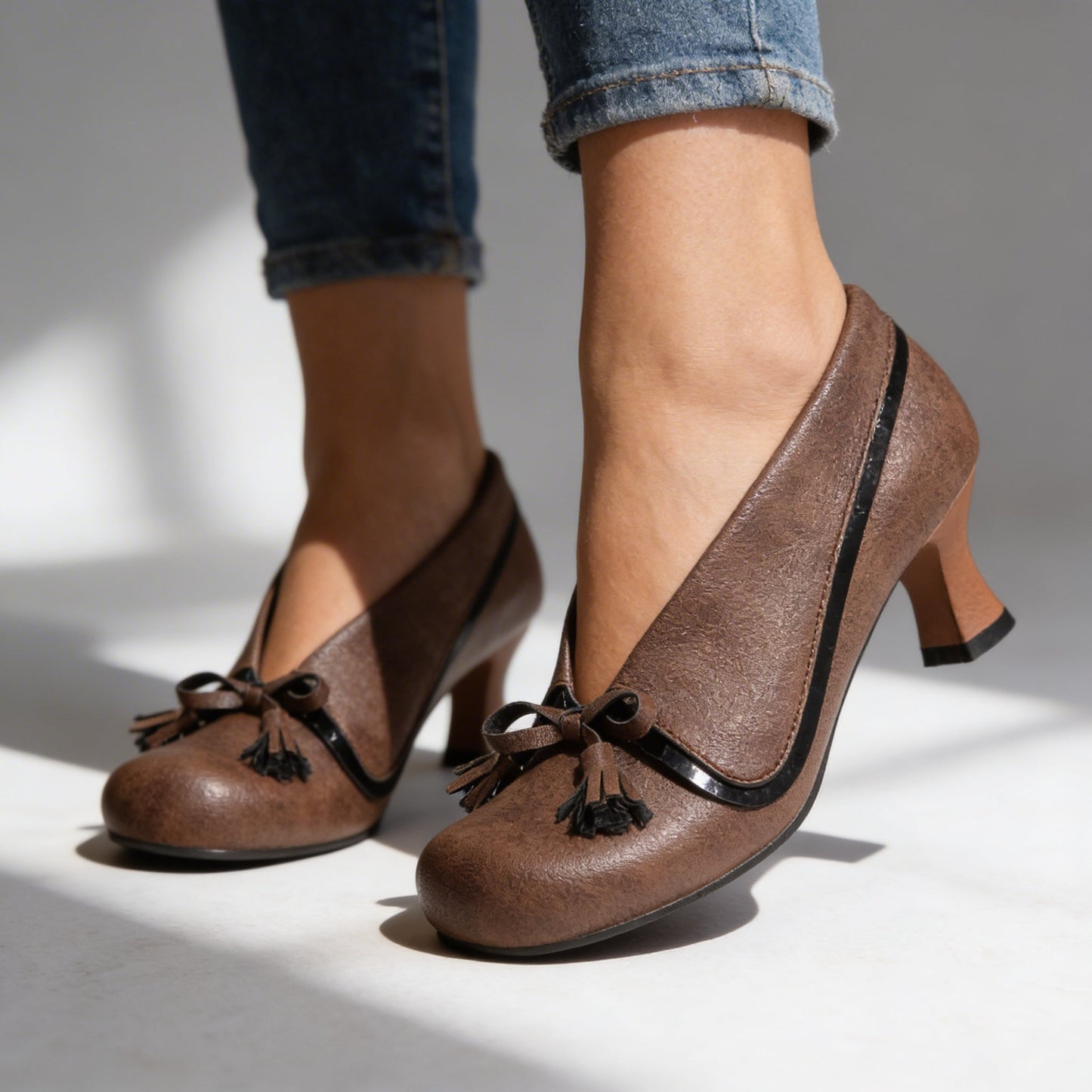 Women's Lapel-Shaped Upper Pumps Corvine