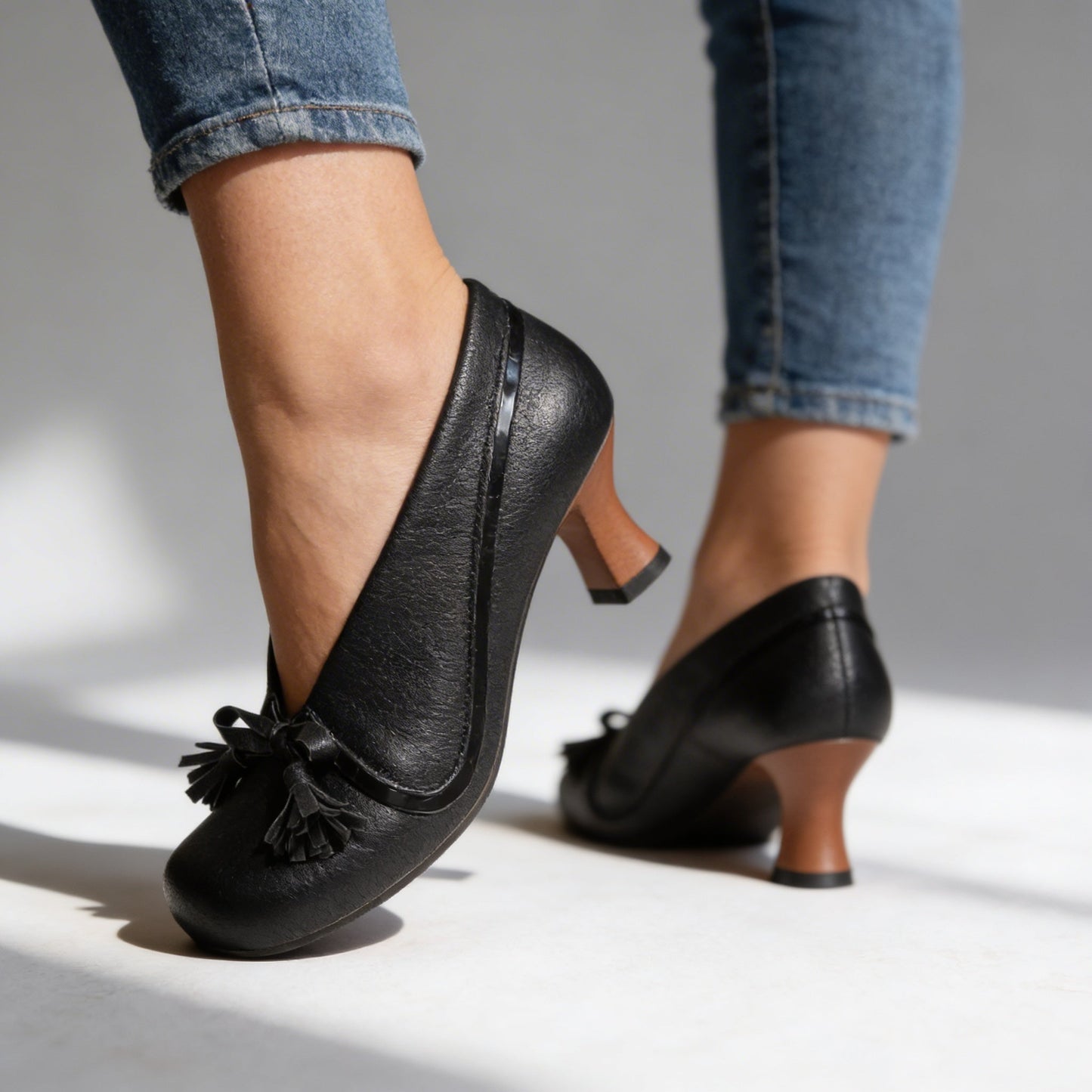 Women's Lapel-Shaped Upper Pumps Corvine