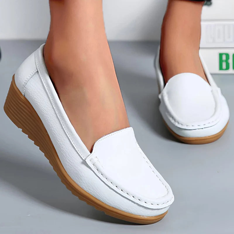 Women's Leather Black Loafers Corvine
