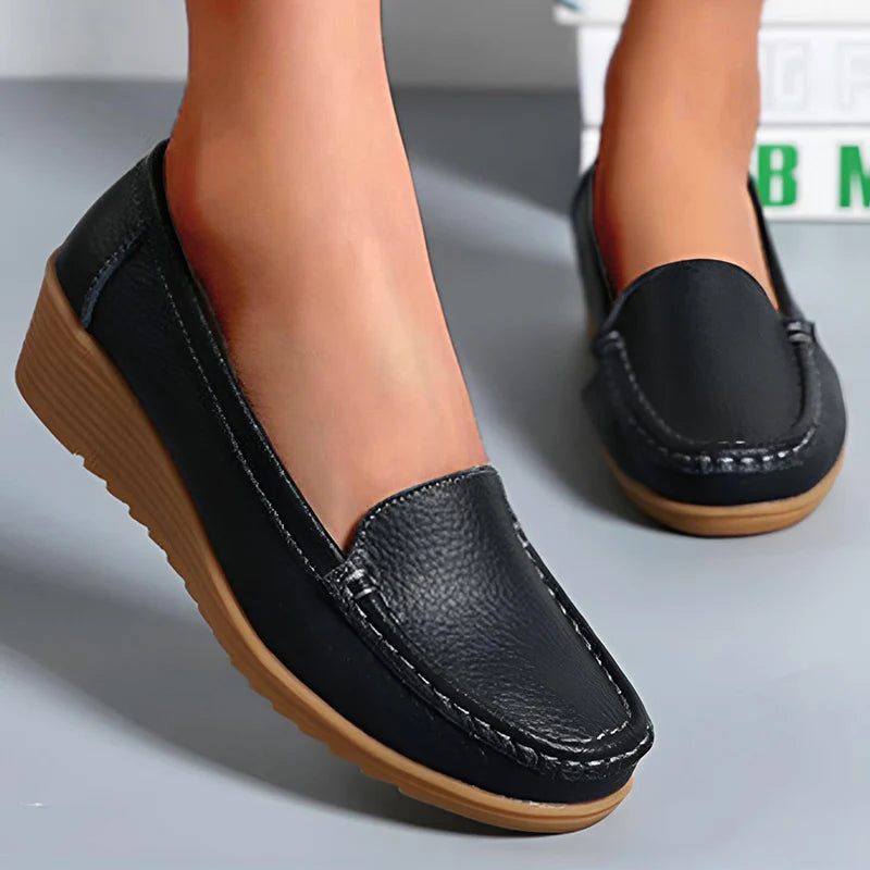 Women's Leather Black Loafers Corvine