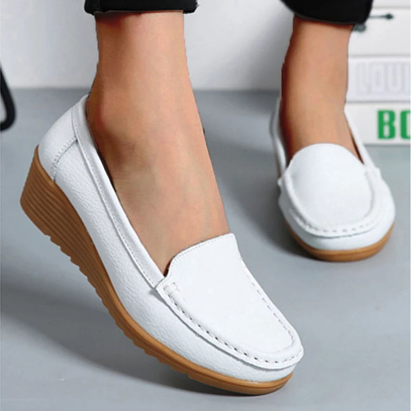 Women's Leather Black Loafers Corvine