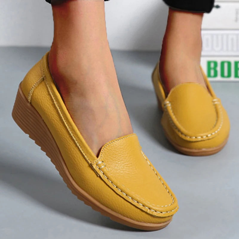 Women's Leather Black Loafers Corvine