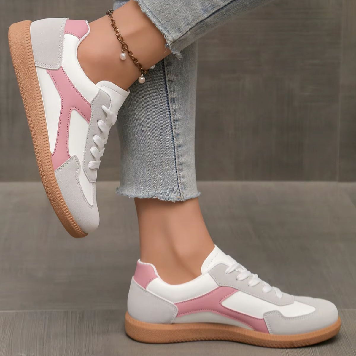 Women's Leather Low-Profile Casual Trainers Corvine