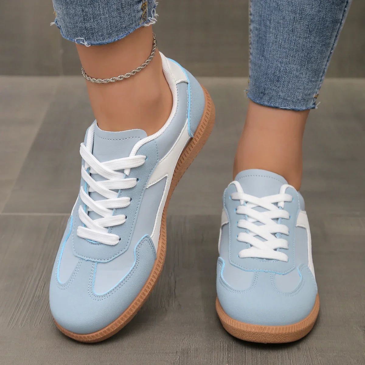 Women's Leather Low-Profile Casual Trainers Corvine