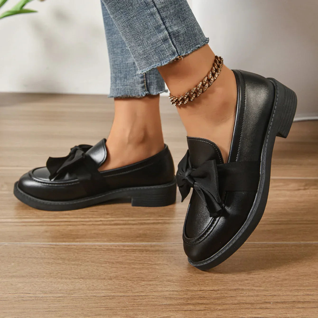 Women's Non-Slip Fabric Slip-On Shoes Corvine