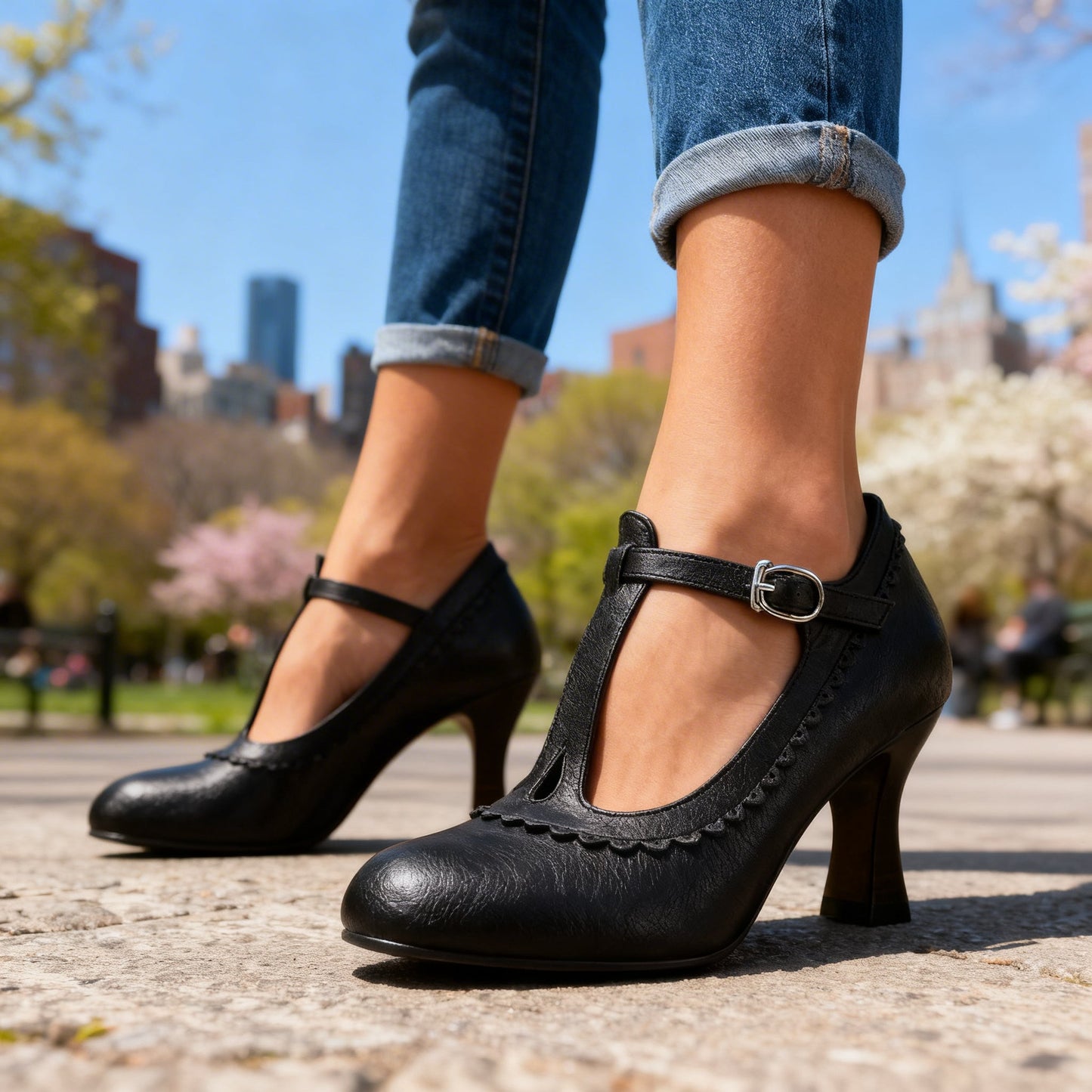 Women's Scalloped T-Strap Loafers Corvine
