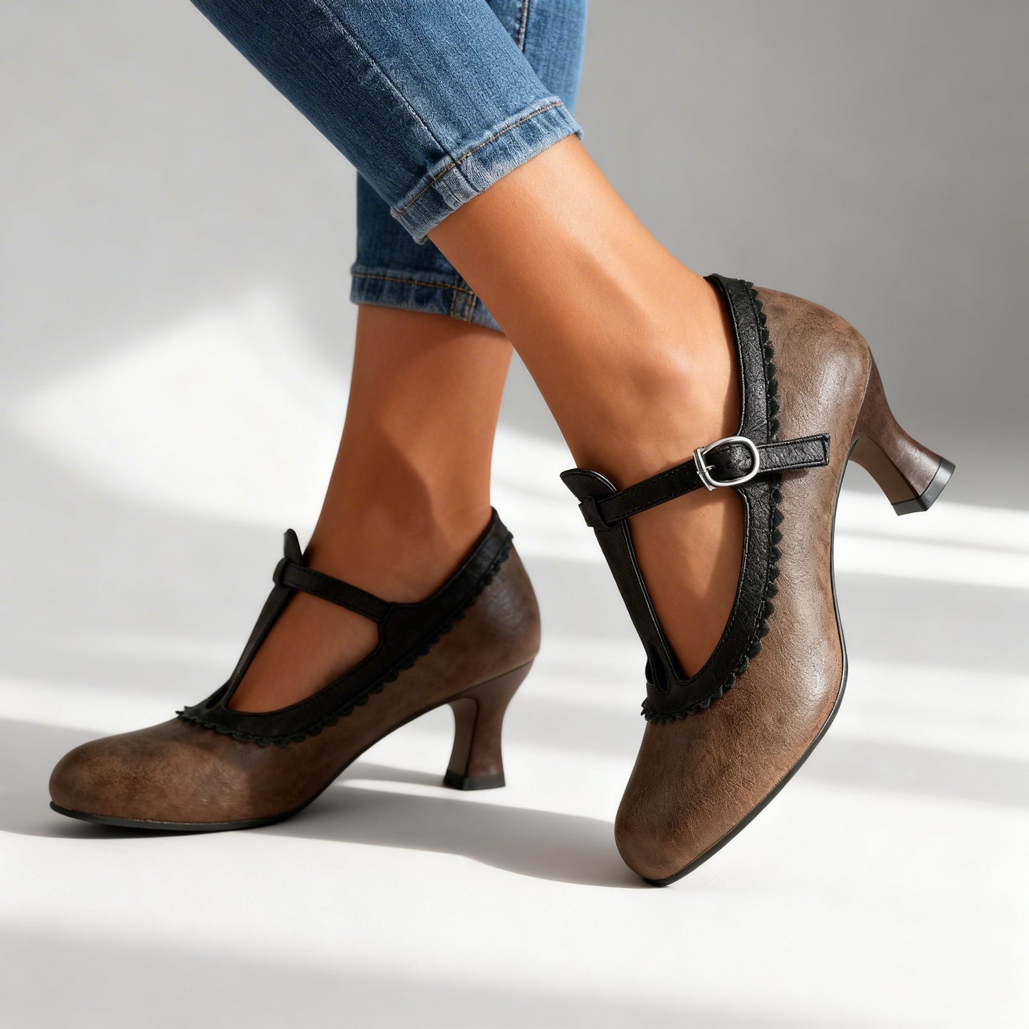 Women's Scalloped T-Strap Loafers Corvine