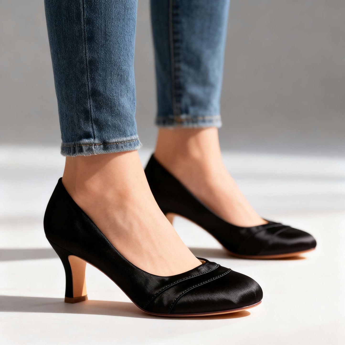 Women's Silk Low Heel Heels Corvine