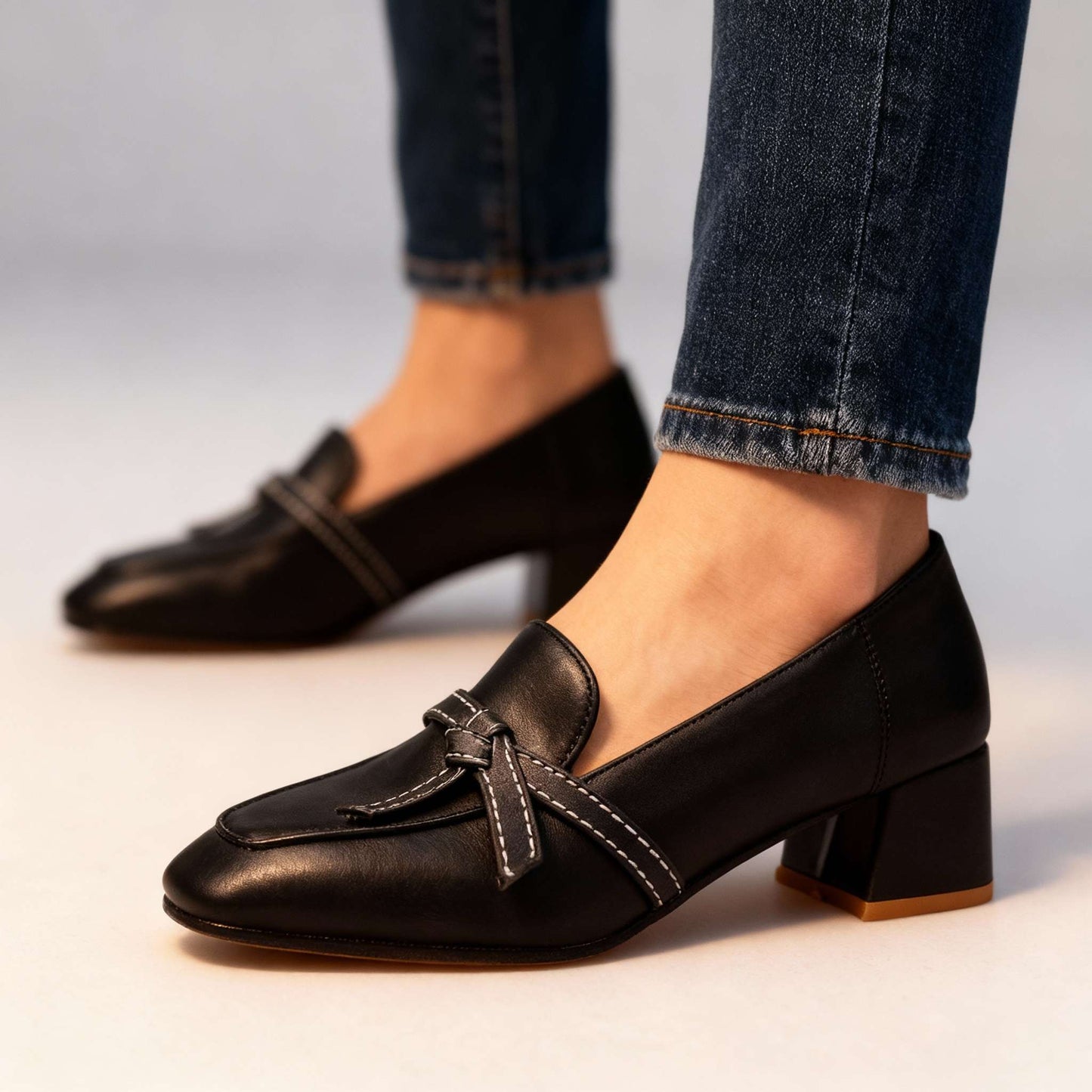 Women's Smooth Leather Block Heel Loafers Corvine
