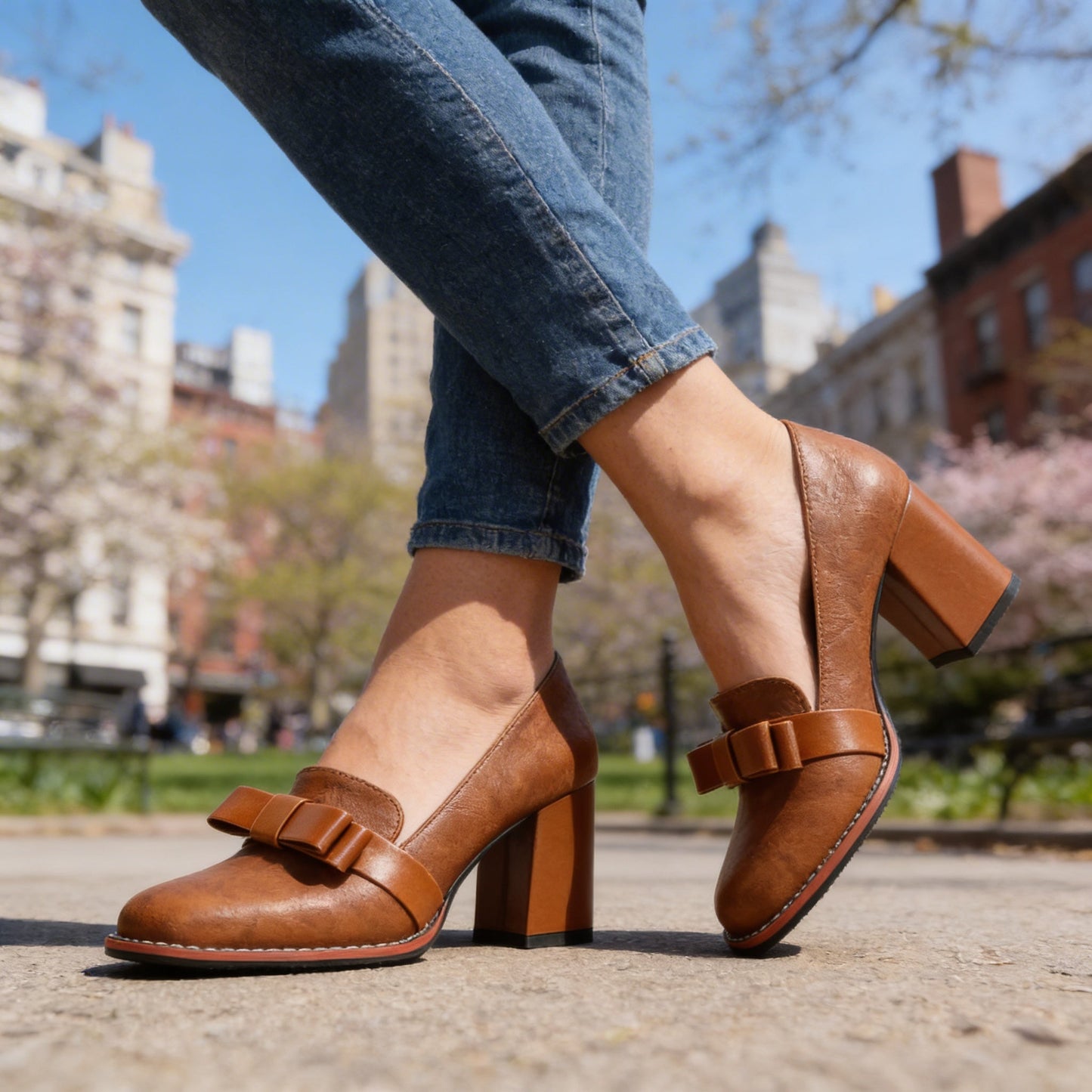 Women's Smooth Leather Bow Strap Loafers Corvine