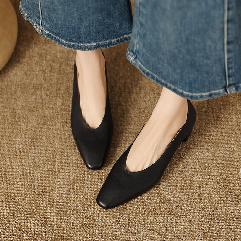 Women's Supple Leather Closed Toe Heels Corvine