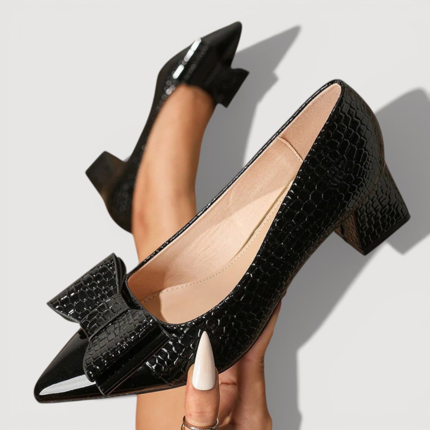 Women's Textured Black Pointed Toe Block Heels Corvine