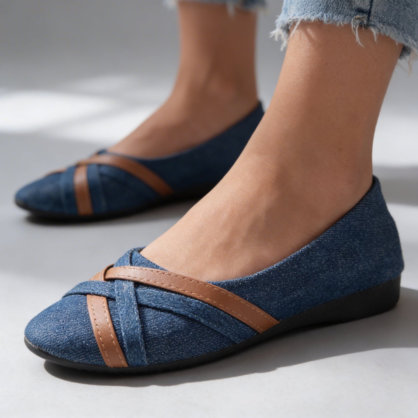 Women’s Textured Canvas Slip-On Flats Corvine