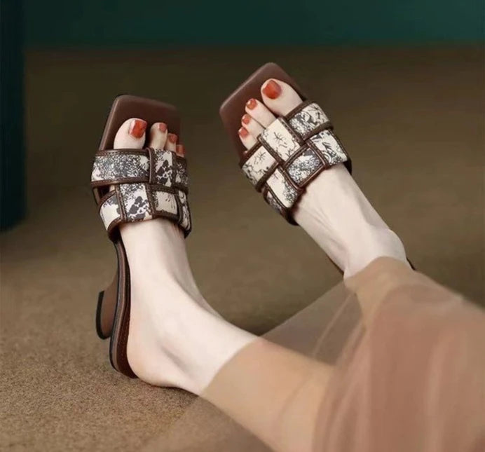 Women's Textured Faux Leather Slide Heels Corvine