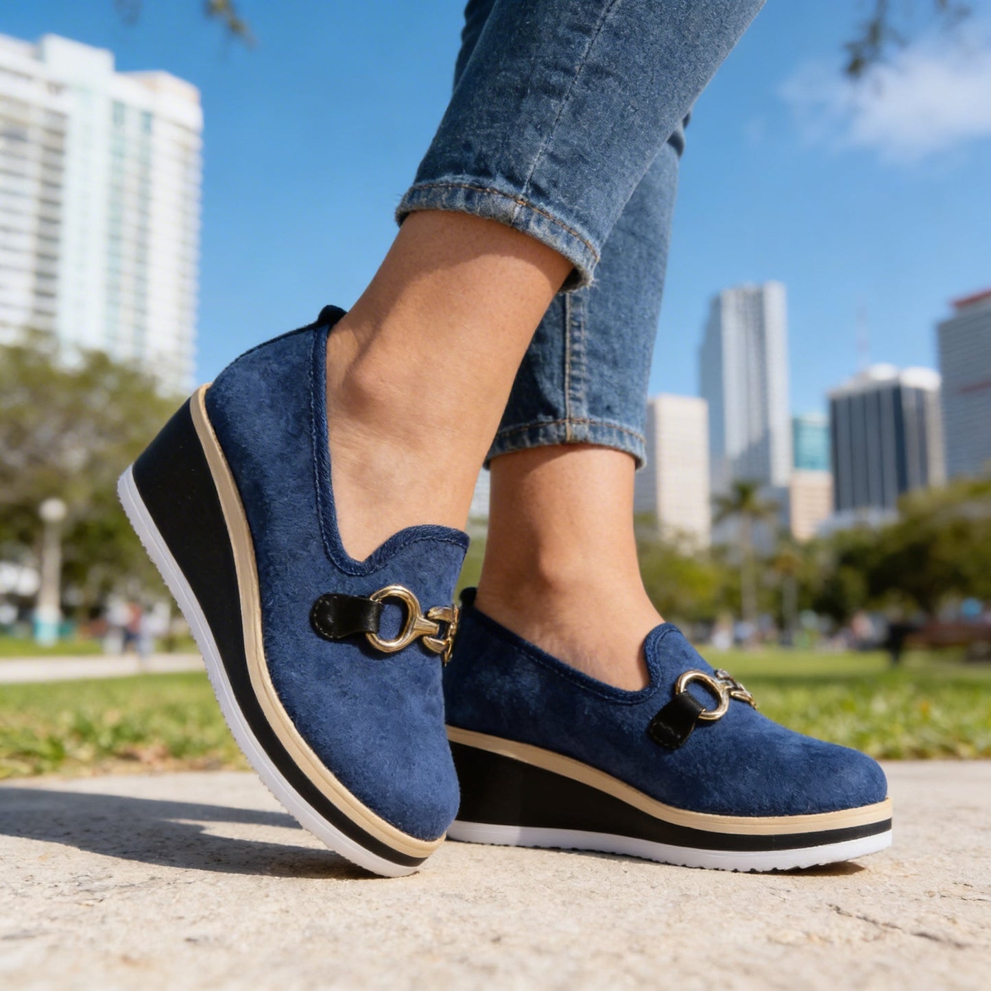 Women's Textured Upper Platform Loafers Corvine